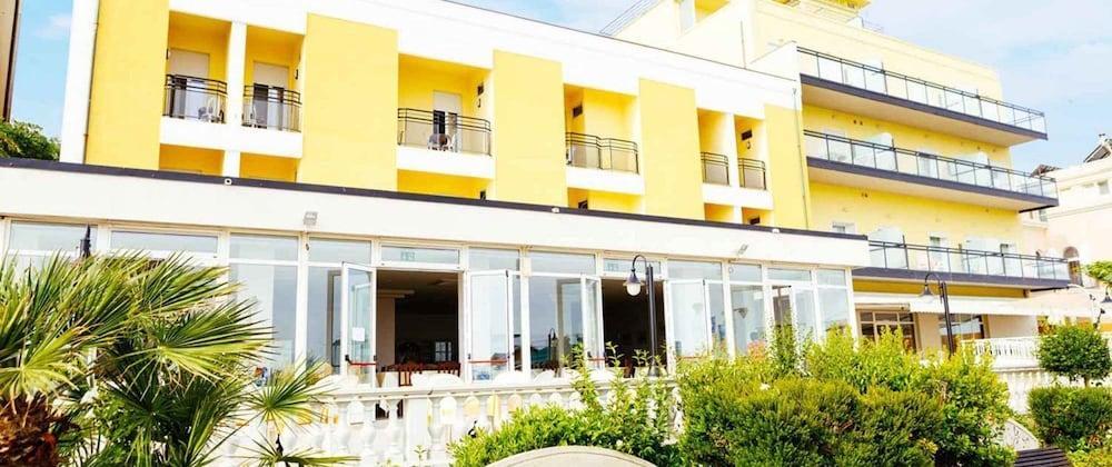 Hotel Royal Cattolica Ngoại thất bức ảnh