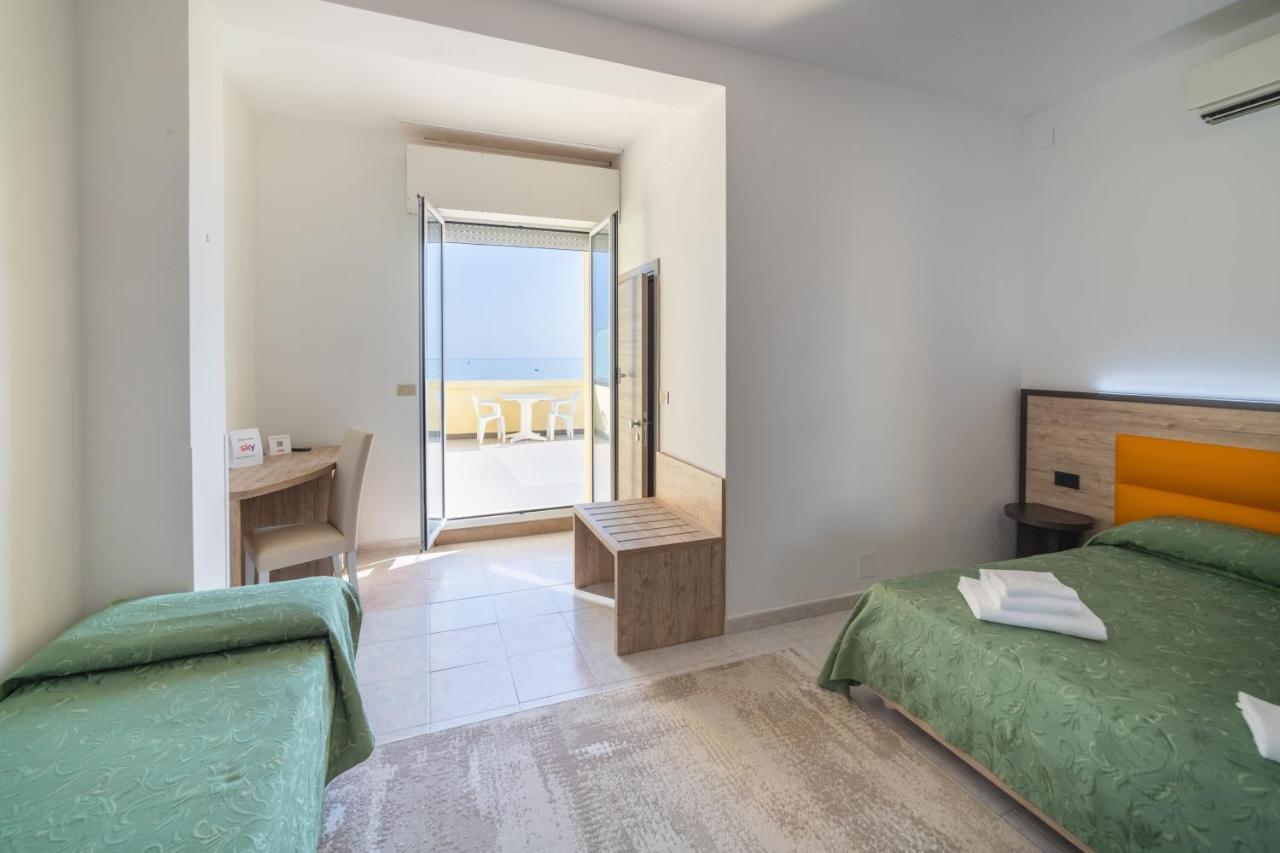 Hotel Royal Cattolica Ngoại thất bức ảnh