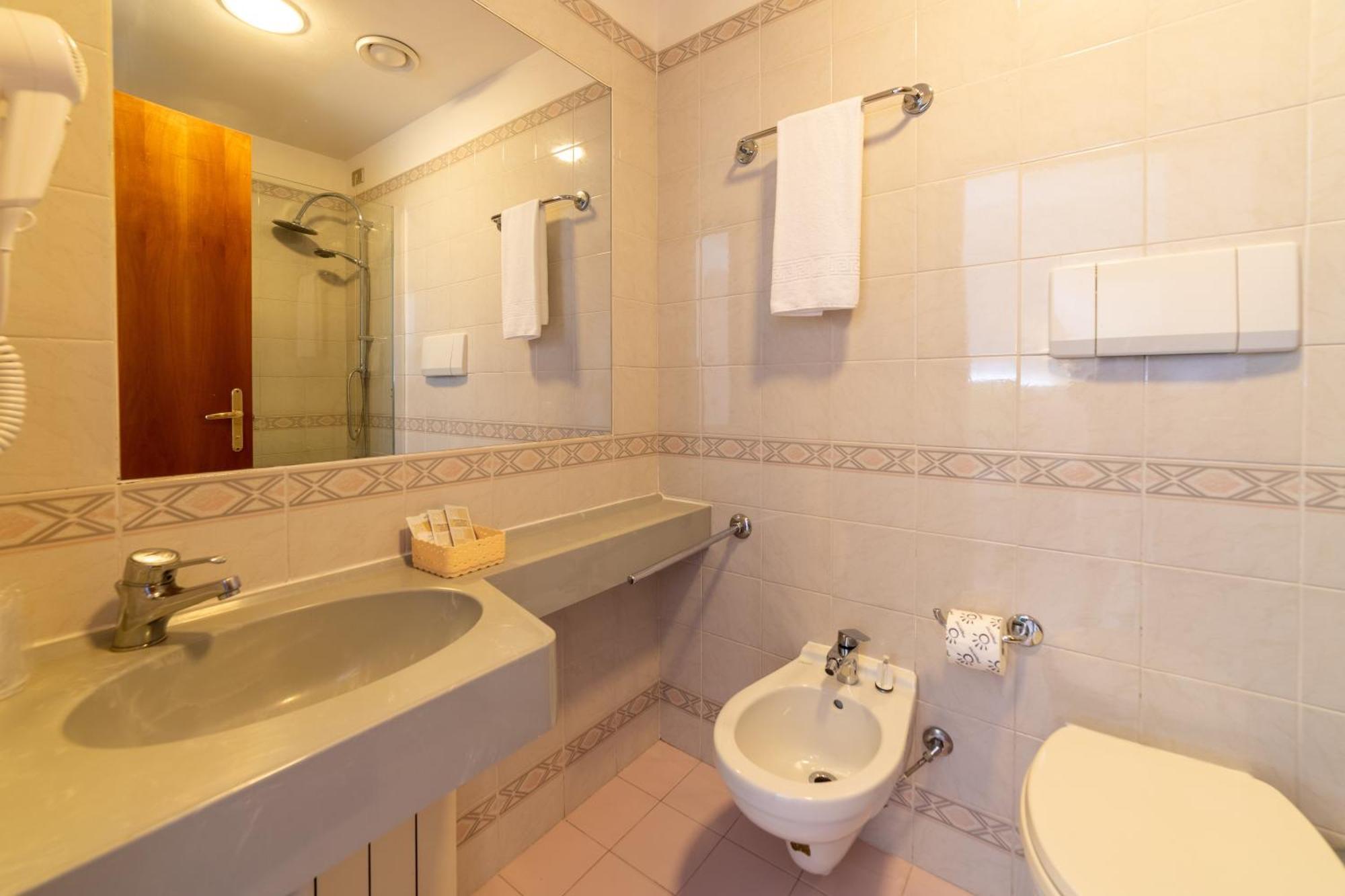 Hotel Royal Cattolica Ngoại thất bức ảnh