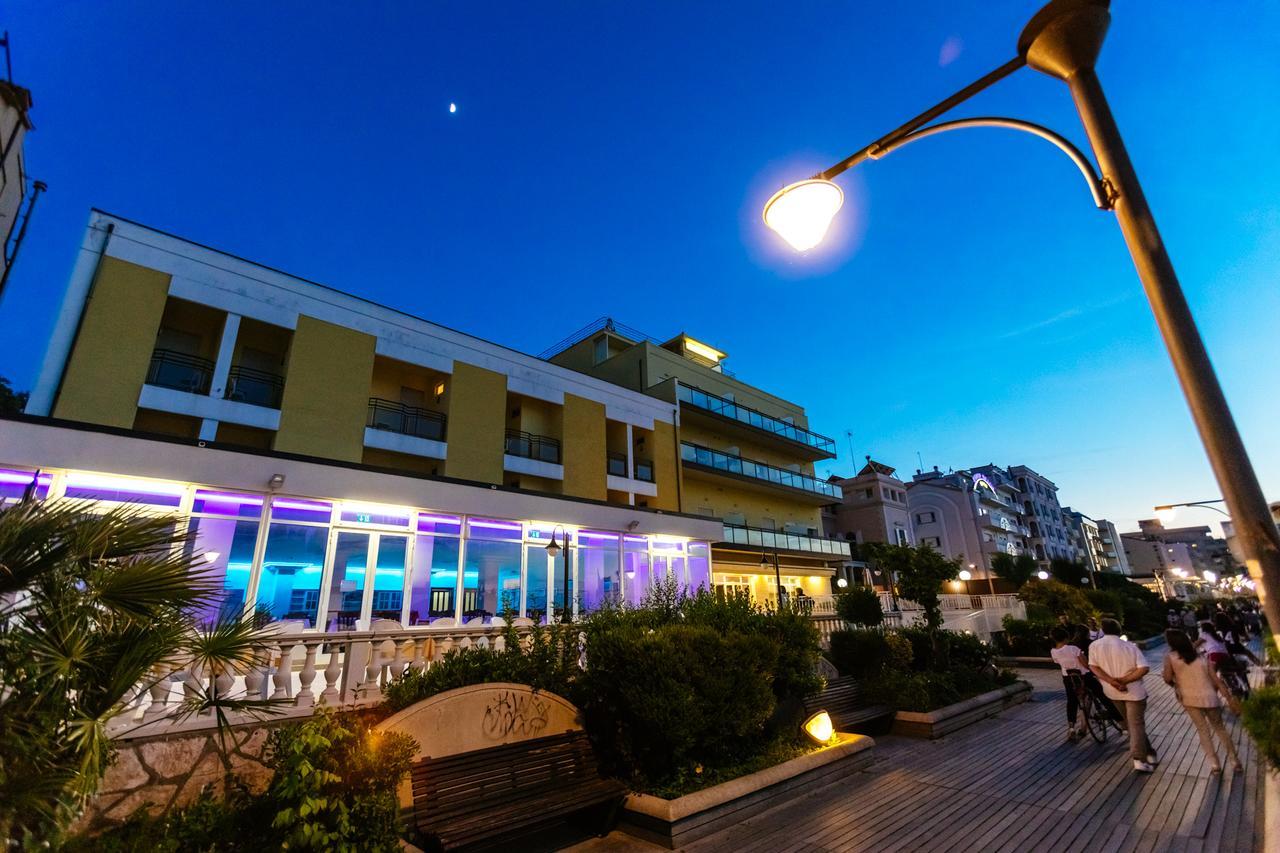 Hotel Royal Cattolica Ngoại thất bức ảnh